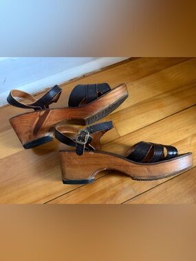 Vintage 1970s Brown Leather Platform Sandals Made in Brazil